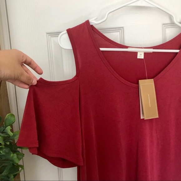 Francesca’s Short Sleeve Cold Shoulder Shirt - Picture 3 of 4